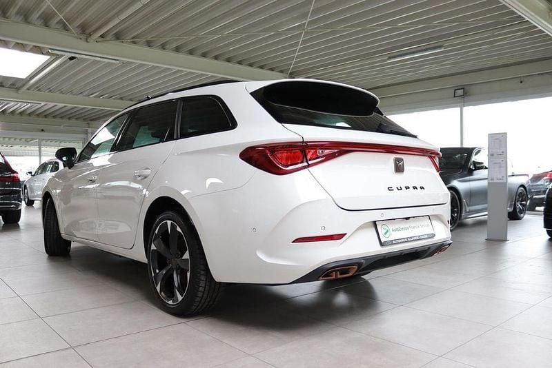 Second-hand Cupra Leon 204 CP (150 kW) 2022 Alb Berlinǎ