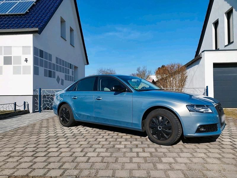 Gebraucht Audi A4 Ambiente 120 PS (88 kW) 2009 Blau Limousine
