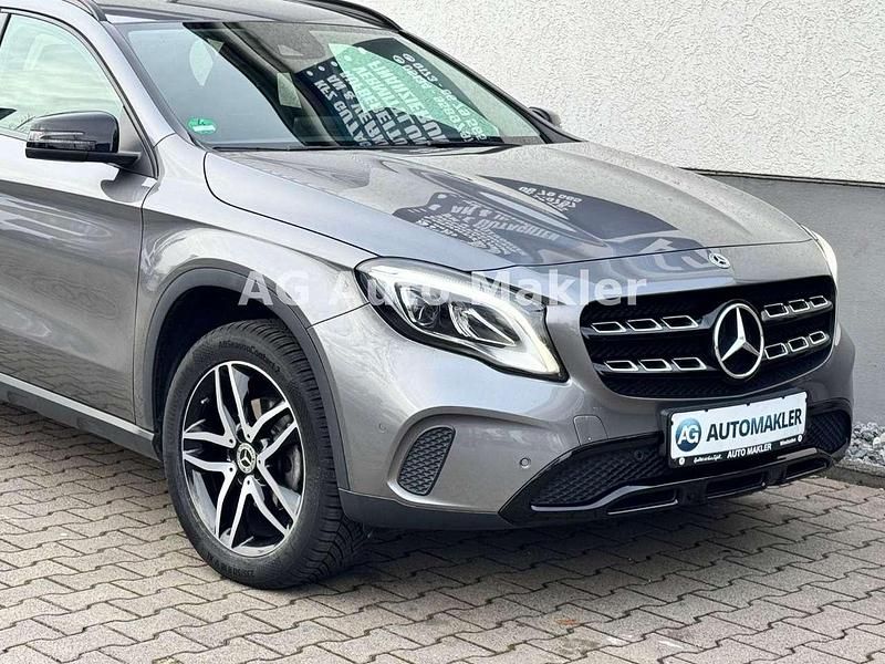 Gebraucht Mercedes GLA180 Night 122 PS (89 kW) 2018 Grau SUV