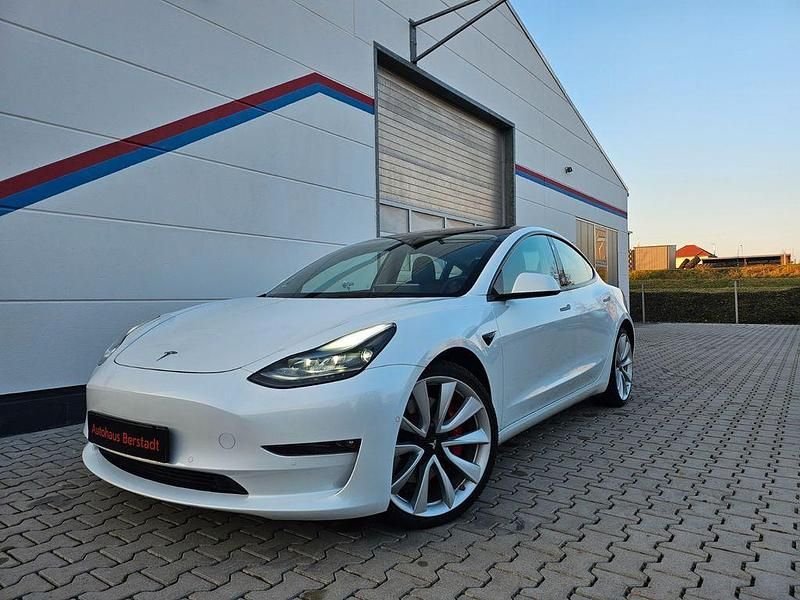 Weiß Gebraucht 2021 Tesla Model 3 Performance Limousine | 28.500 € (Fairer Preis) - Bild 1/4