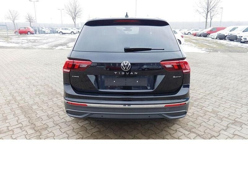 Gebraucht VW Tiguan Allspace Life 190 PS (139 kW) 2023 Deepblackperleffektmet c9x (schwarz)schwarz SUV