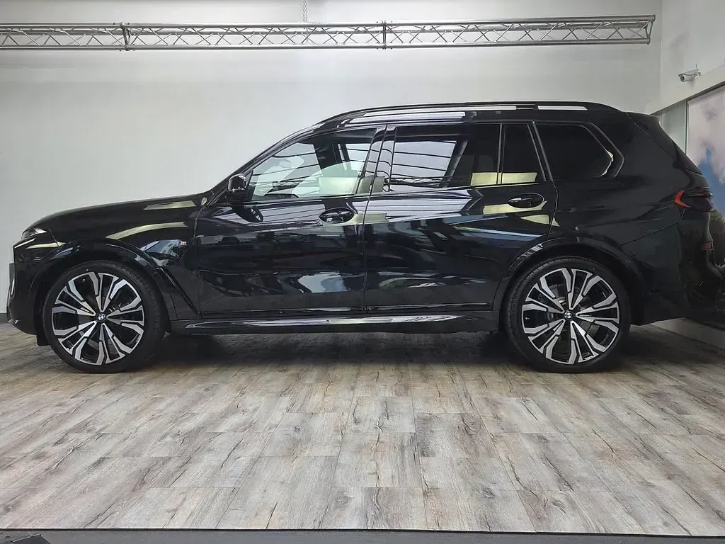 Gebraucht BMW X7 M Sport 352 PS (258 kW) 2025 (0475) saphirschwarz metallic SUV