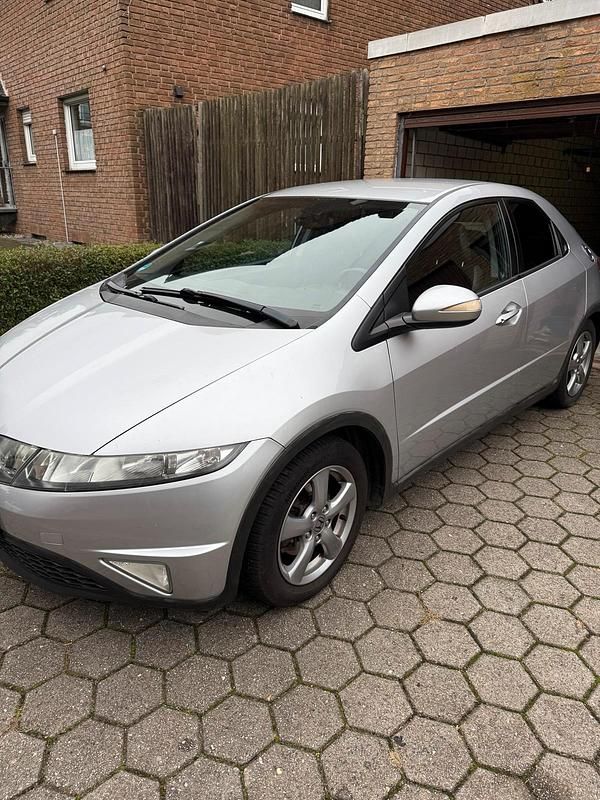 Grau Gebraucht 2006 Honda Civic Kleinwagen | 3.499 € - Bild 1/4