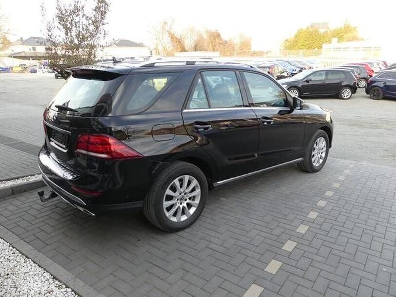 Gebraucht Mercedes GLE400 333 PS (244 kW) 2017 Schwarz Limousine