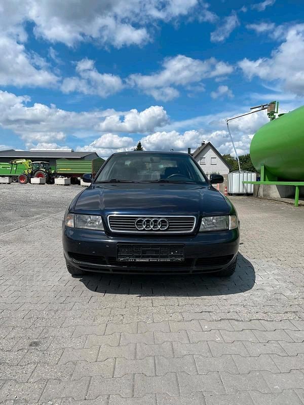 Blau Gebraucht 1997 Audi A4 Limousine | 999 € (Fairer Preis) - Bild 1/4
