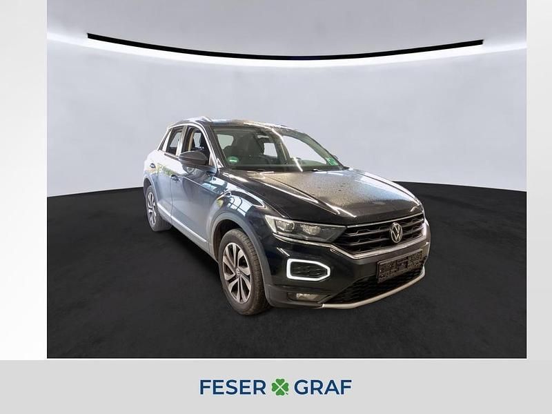 Deep black perleffekt Gebraucht 2021 VW T-Roc Active SUV | 25.650 € (Fairer Preis) - Bild 1/4