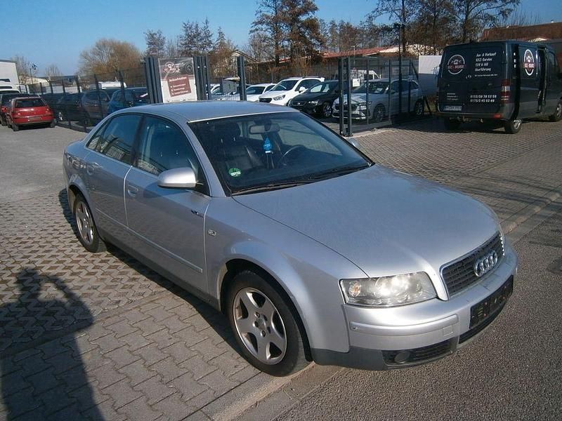 Gebraucht Audi A4 Comfort 131 PS (96 kW) 2001 Silber Limousine