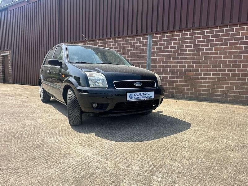 Pantherschwarz metallic Gebraucht 2003 Ford Fusion Kleinwagen | 2.999 € (Etwas zu teuer) - Bild 1/4