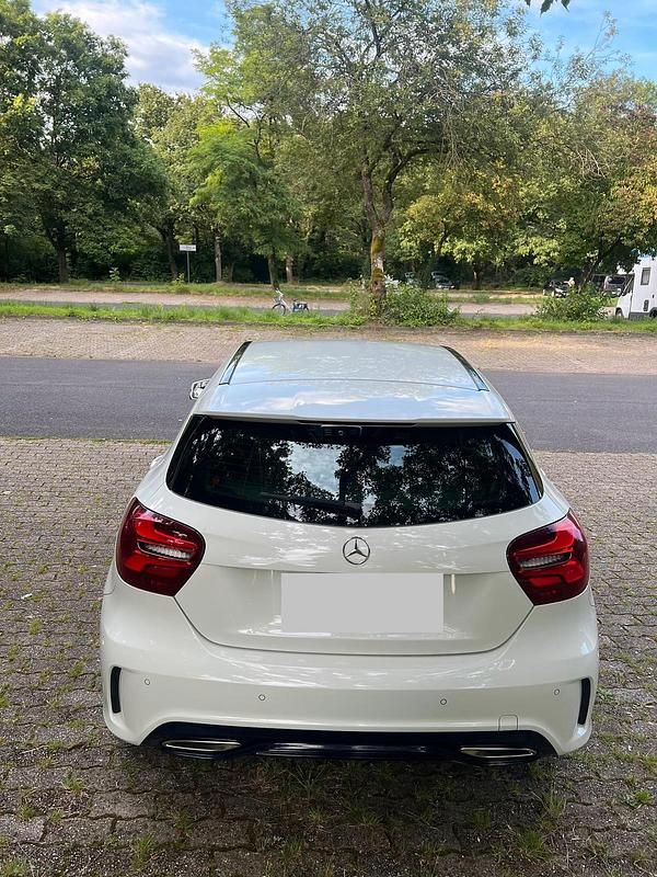 Gebraucht Mercedes A180 AMG 122 PS (89 kW) 2018 Limousine