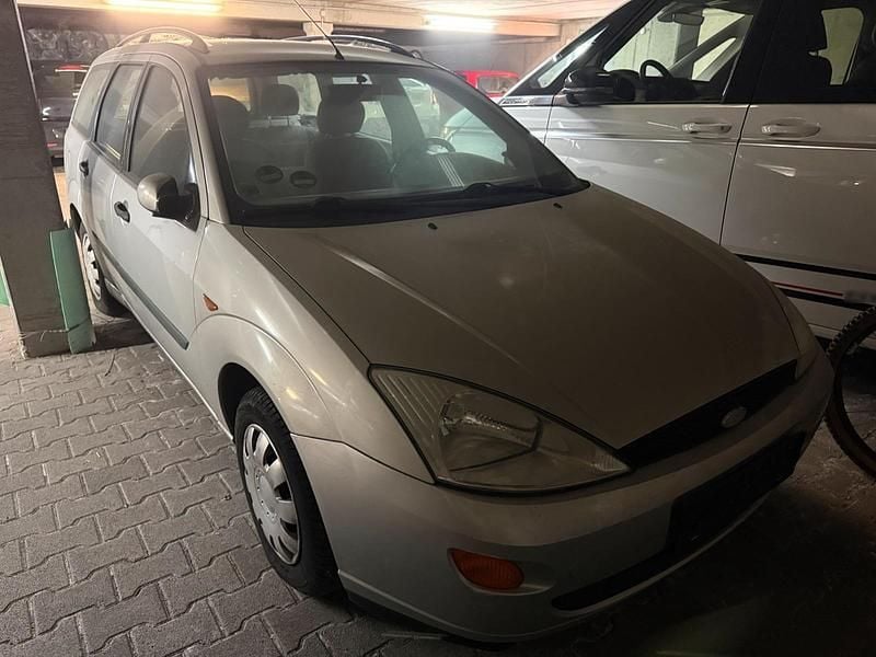 Gebraucht Ford Focus 101 PS (74 kW) 2001 Grau Kombi