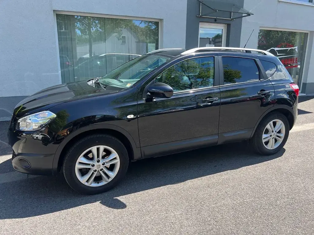 Gebraucht Nissan Qashqai Tekna 141 PS (103 kW) 2011 Schwarz SUV