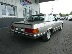 Gebraucht Mercedes SL500 245 PS (180 kW) 1985 Silber Cabrio
