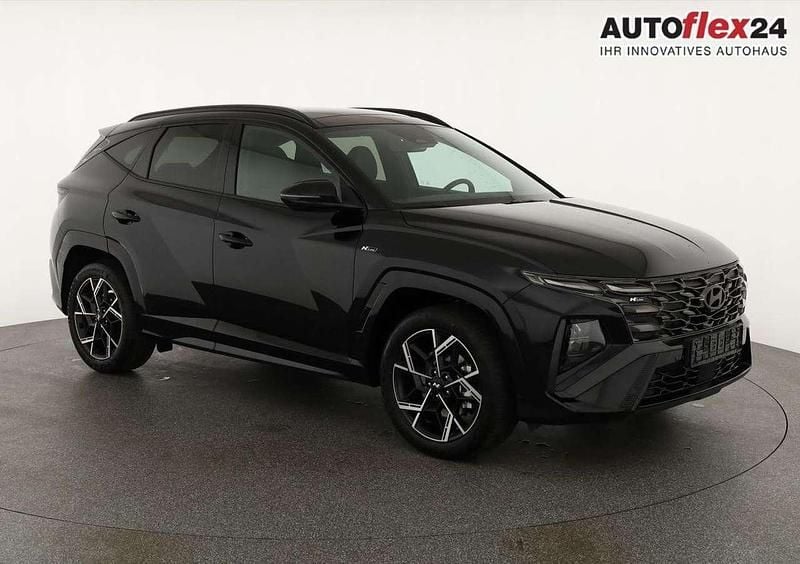 Abbys black metallic Neu 2025 Hyundai Tucson N Line SUV | 36.245 € (Fairer Preis) - Bild 1/4