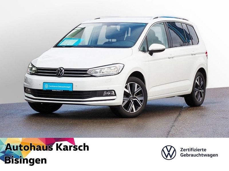 Weiß Gebraucht 2022 VW Touran Highline Van / Kleinbus | 31.890 € (Etwas zu teuer) - Bild 1/3