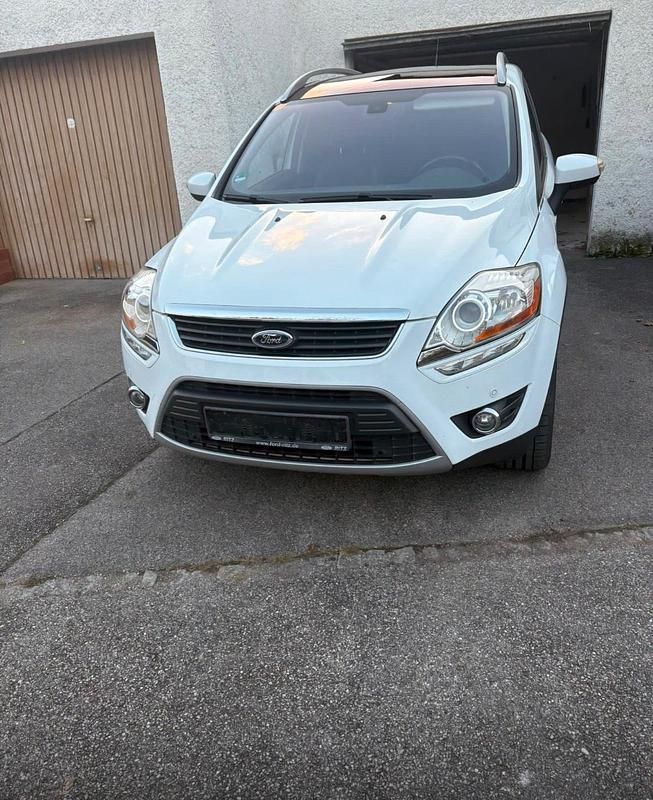 Weiß Gebraucht 2012 Ford Kuga Titanium S SUV | 7.000 € (Guter Preis) - Bild 1/4