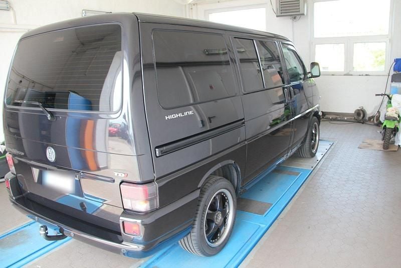 Second-hand VW T4 111 CP (81 kW) 2003 Negru Van