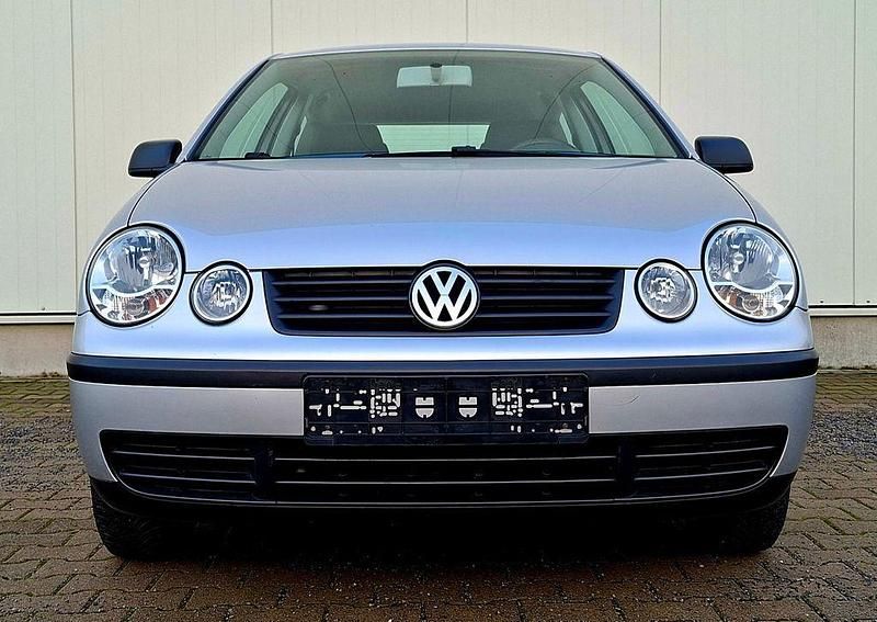 Gebraucht VW Polo 64 PS (47 kW) 2003 Silber Limousine