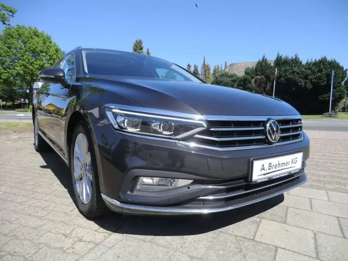 Gebraucht VW Passat Elegance 150 PS (110 kW) 2021 Grau Kombi