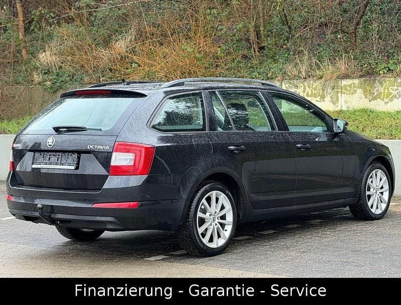 Gebraucht Skoda Octavia 105 PS (77 kW) 2014 Schwarz Kombi