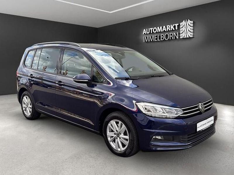 Gebraucht VW Touran Comfortline 150 PS (110 kW) 2023 Atlantic blue Van / Kleinbus