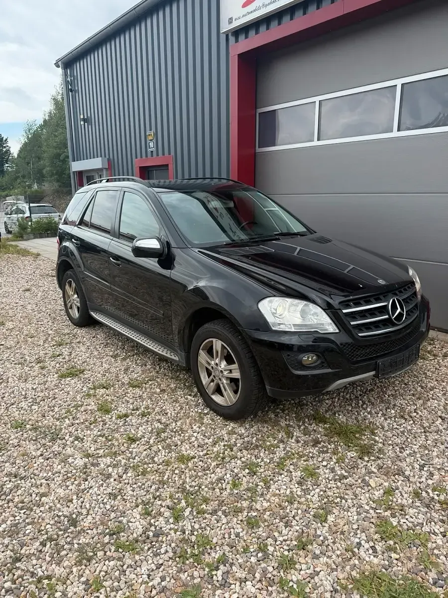 Gebraucht Mercedes ML350 224 PS (164 kW) 2009 Schwarz SUV