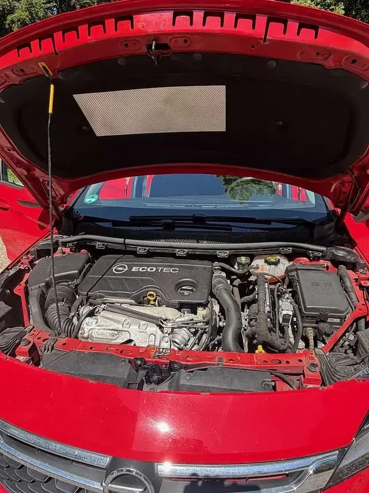 Gebraucht Opel Astra Innovation 160 PS (117 kW) 2016 Rot Kombi