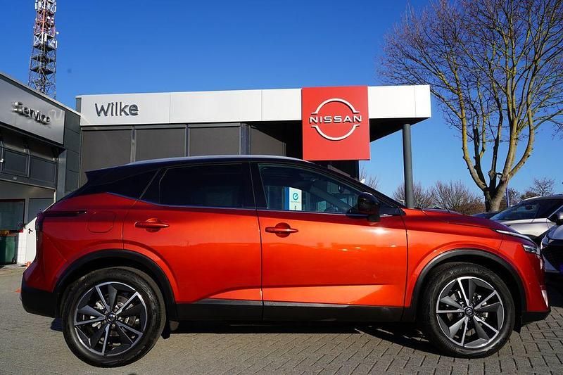 Gebraucht Nissan Qashqai Tekna+ 158 PS (116 kW) 2022 Fuji sunset red/black SUV