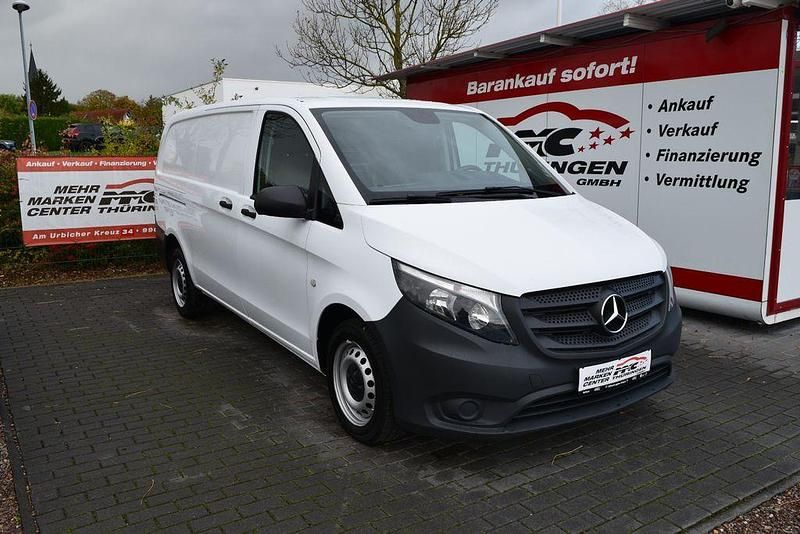 Weiß Gebraucht 2016 Mercedes Vito Van / Kleinbus | 10.990 € (Guter Preis) - Bild 1/4