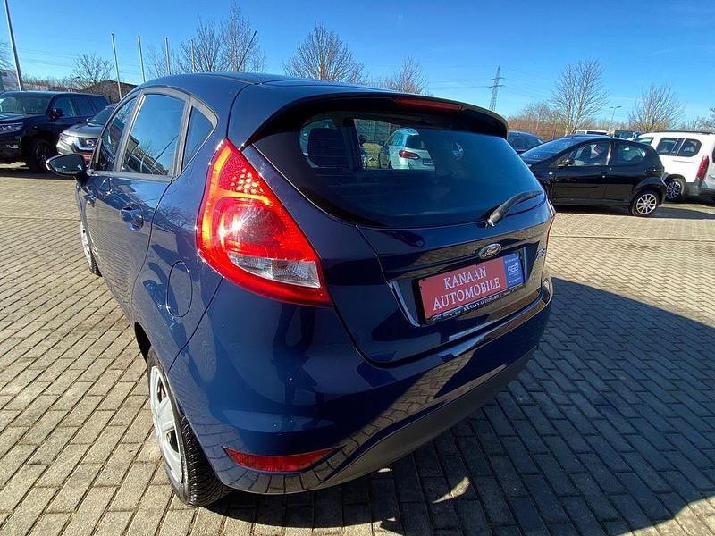 Gebraucht Ford Fiesta Trend 60 PS (44 kW) 2011 Blau Kleinwagen