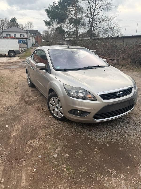 Gebraucht Ford Focus Cabriolet 135 PS (99 kW) 2010 Silber Cabrio