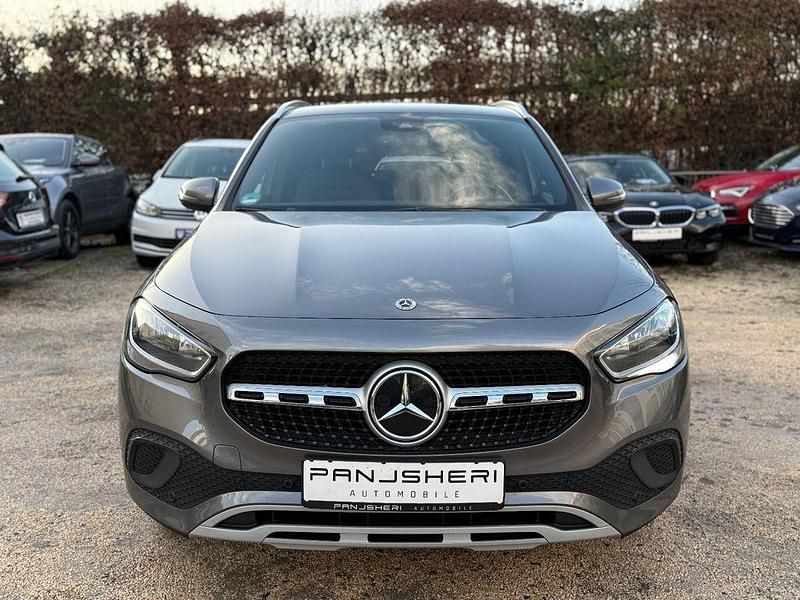 Gebraucht Mercedes GLA200 Style 150 PS (110 kW) 2022 Grau SUV