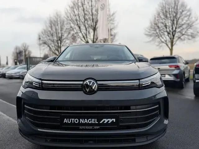 Neu VW Tiguan Design 150 PS (110 kW) 2026 Grau SUV