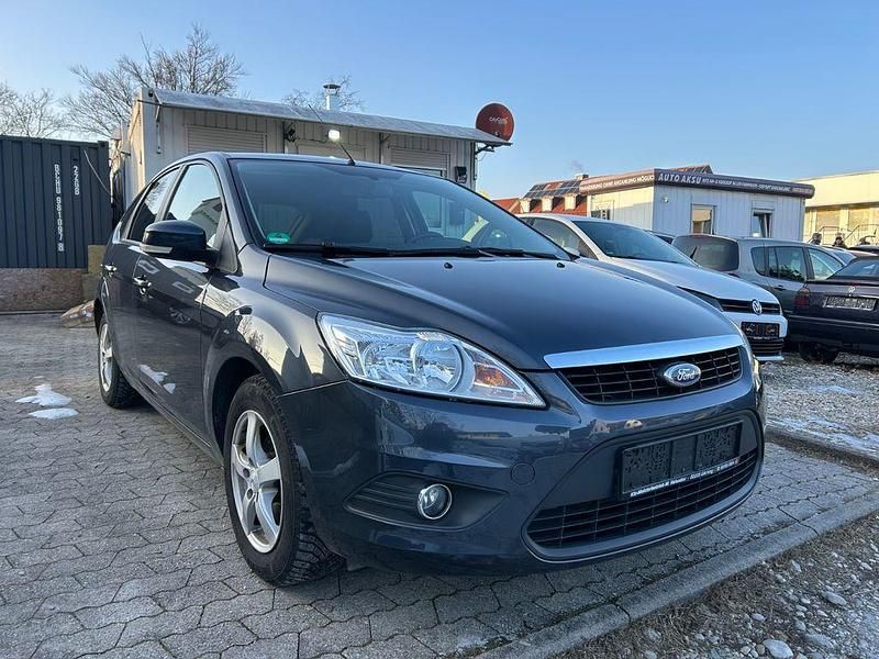 Grau Gebraucht 2011 Ford Focus Style Limousine | 2.900 € (Superpreis) - Bild 1/4