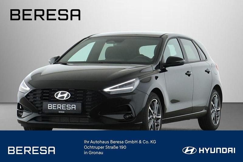 Abyss black / mic Gebraucht 2025 Hyundai i30 Advantage Limousine | 19.980 € (Guter Preis) - Bild 1/4