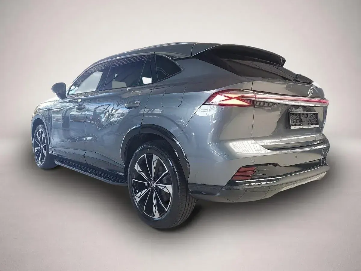 Neu MG HS Luxury 272 PS (200 kW) 2026 Manufacturer SUV