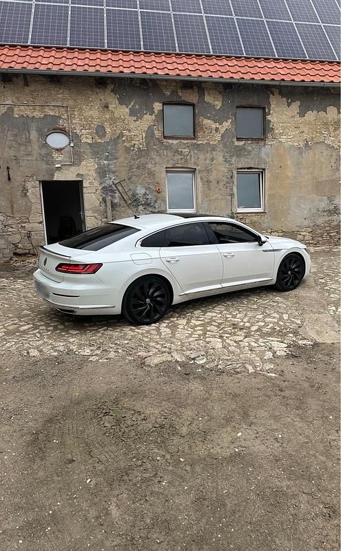 Gebraucht VW Arteon R-line 190 PS (139 kW) 2019 Weiß Kleinwagen