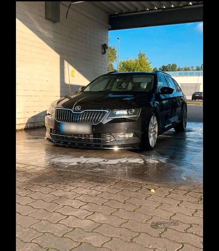 Gebraucht Skoda Superb 190 PS (139 kW) 2016 Schwarz Kombi