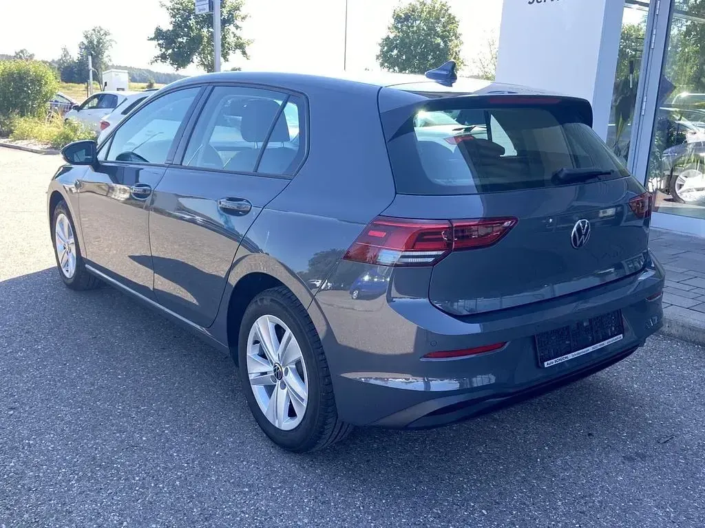 Gebraucht VW Golf VIII Active 116 PS (85 kW) 2024 Grau Limousine