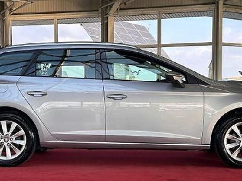 Gebraucht Seat Leon Style 131 PS (96 kW) 2020 Silber Limousine