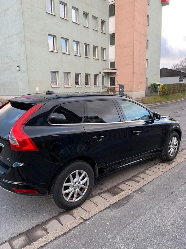 Gebraucht Volvo XC60 150 PS (110 kW) 2017 Schwarz SUV