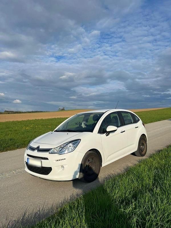 Second-hand Citroën C3 PureTech 68 CP (50 kW) 2015 Alb Hatchback
