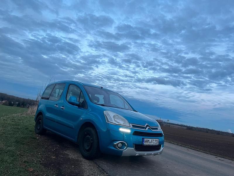 Blau Gebraucht 2014 Citroën Berlingo Van / Kleinbus | 4.999 € (Guter Preis) - Bild 1/4