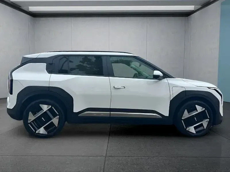 Używany Kia EV3 Earth 150 kW (204 KM) 2025 Biały SUV