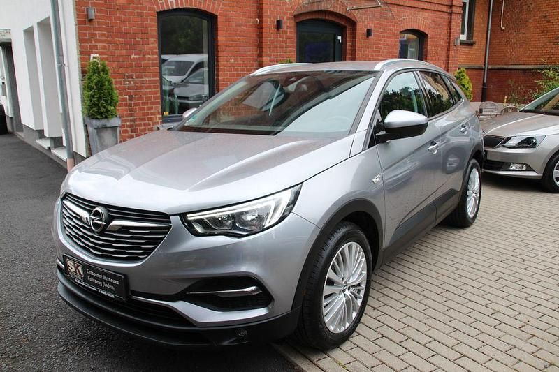 Grau Gebraucht 2017 Opel Grandland X SUV | 12.200 € (Fairer Preis) - Bild 1/4