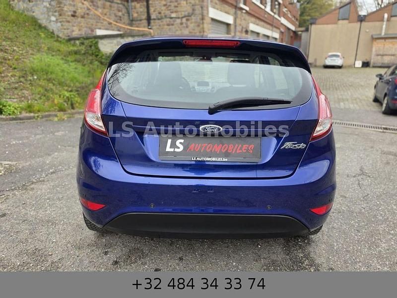 Gebraucht Ford Fiesta 72 PS (52 kW) 2015 Blau Limousine