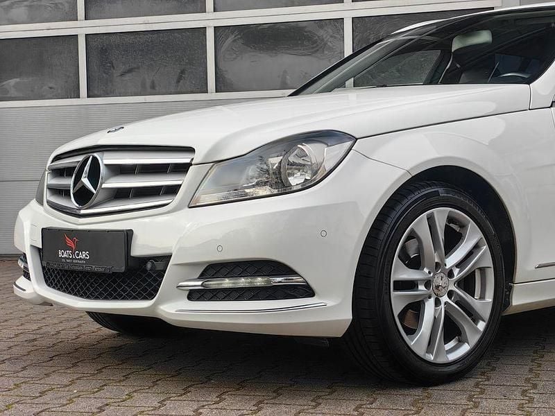 Gebraucht Mercedes C180 156 PS (114 kW) 2012 Polarweiss  unilack Kombi