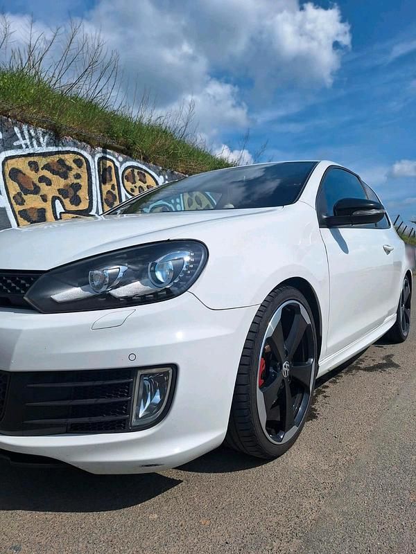 Gebraucht VW Golf VI Edition 300 PS (220 kW) 2011 Weiß Kleinwagen