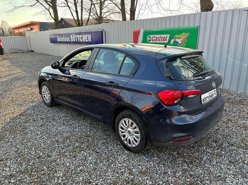 Gebraucht Fiat Tipo Pop 95 PS (69 kW) 2017 New blu (vr717/a)) Limousine