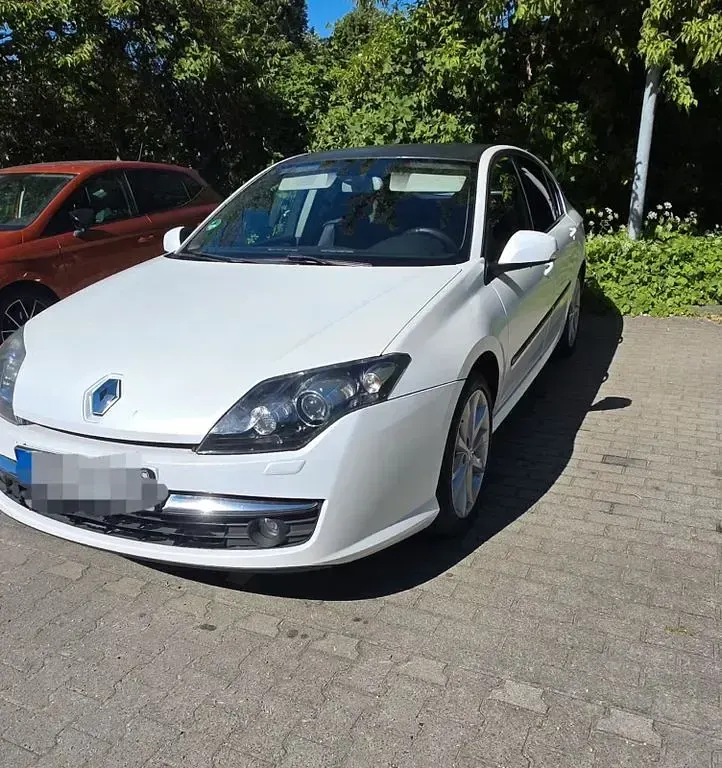 Gebraucht Renault Laguna III Dynamique 150 PS (110 kW) 2007 Weiß Limousine