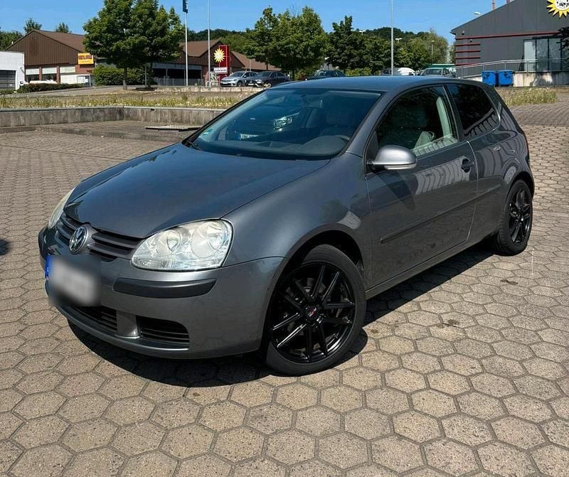 Silber Gebraucht 2004 VW Golf V Limousine | 2.950 € (Fairer Preis) - Bild 1/4